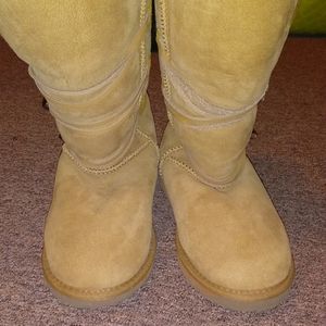 Woman's Emu winter boots size 8.5